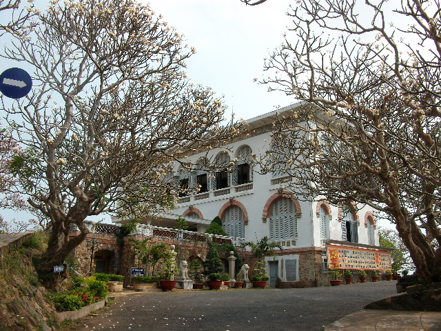 khám Phá Bạch Dinh.