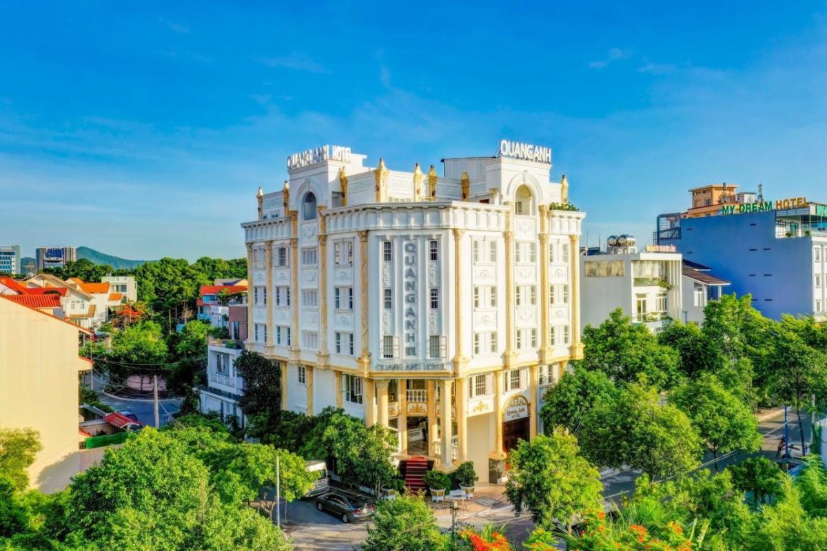 Quang Anh Hotel by The Moment.
