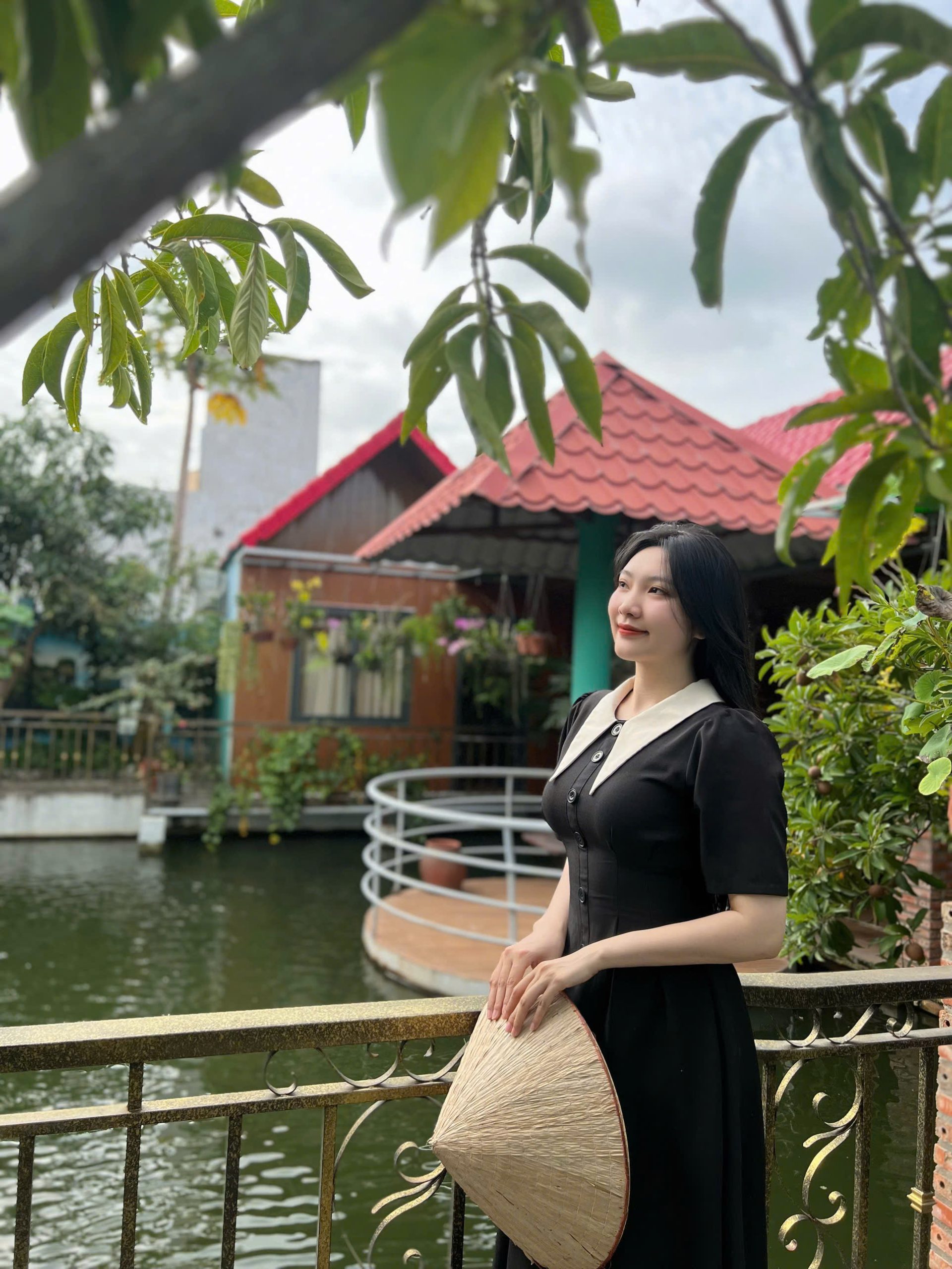 Checkin tại hồ câu cá Villa Khoảnh Khắc.